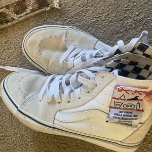 Vans Like new hi-tops cream suede vans